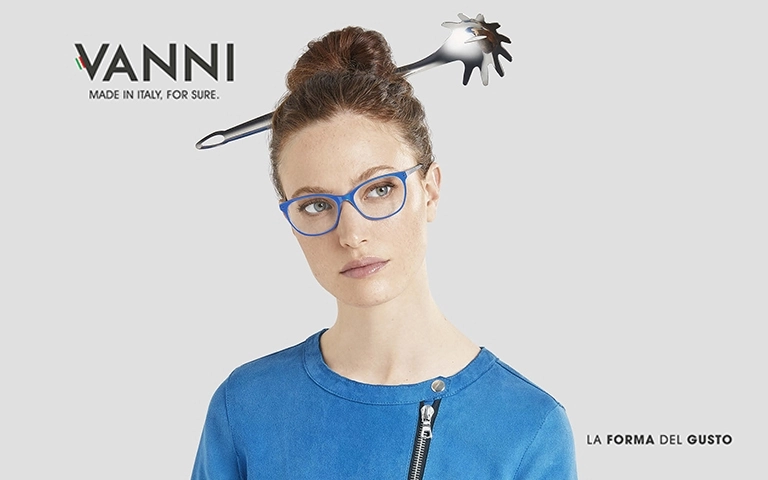 VANNI’s Accent Collection adds an accent of colour to its ultra-thin acetate frames making them unique and very feminine